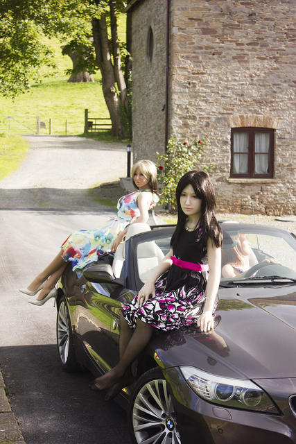Zoe's car UK Meet 2015 24 - Hanna and Lissa_4359